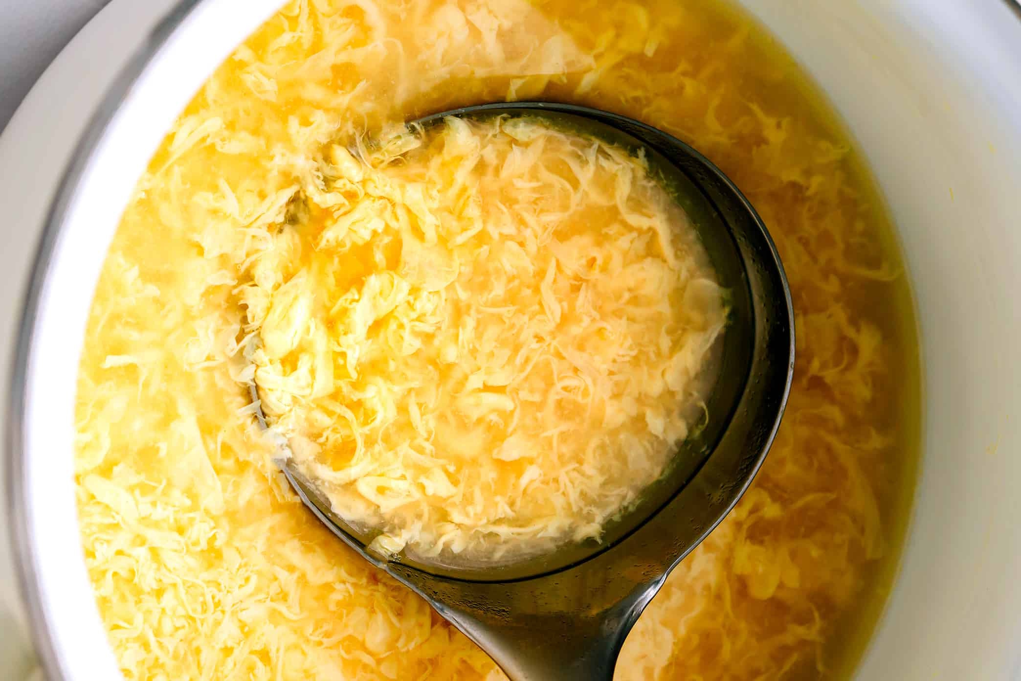 Bouillon aux œufs effilés